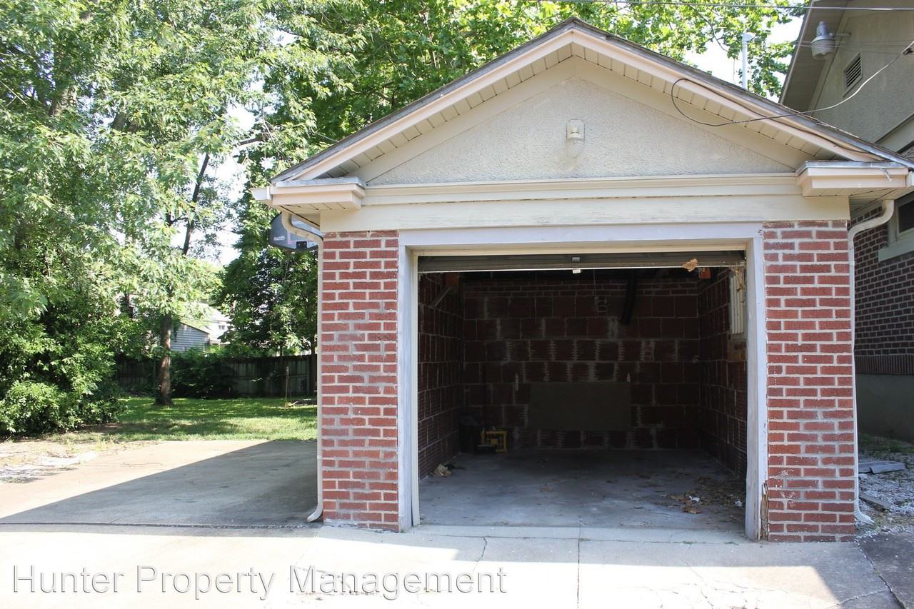 835 S Kickapoo Ave - Photo 3 of 15