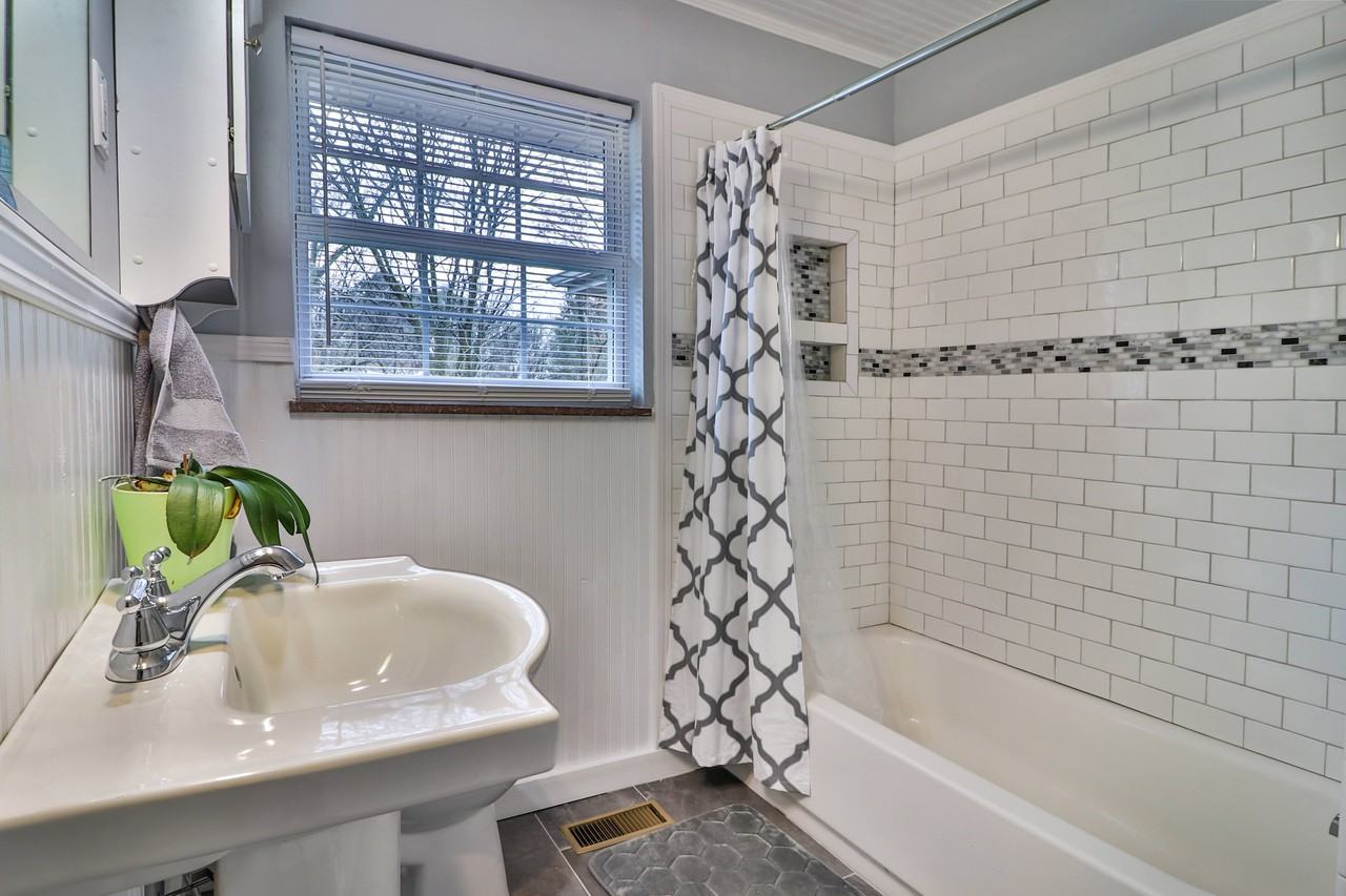 248 Taliwa Drive - Photo 3 of 15