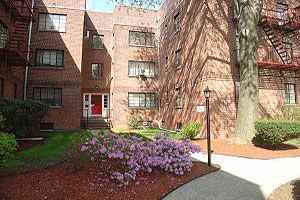 Franklin Manor - Photo 2 of 20