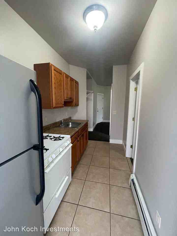 322 E. 15th St. - Photo 3 of 12