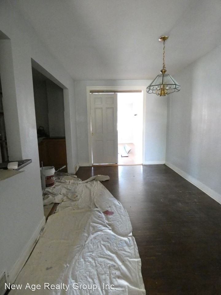 2066 Heather Rd - Photo 3 of 7
