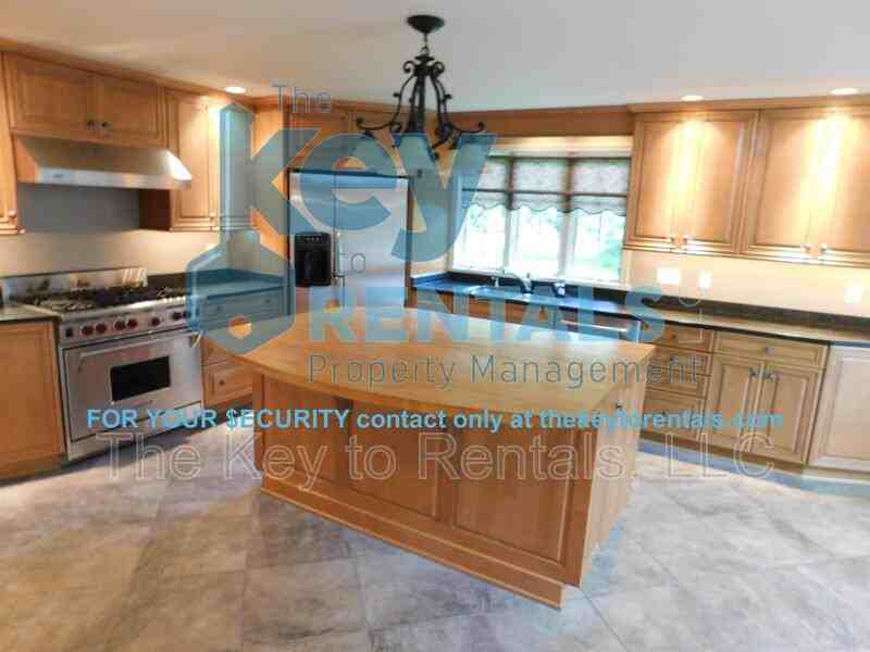 9 Woodstock Ln - Photo 2 of 21