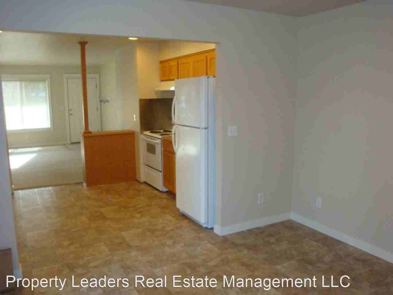 114 SE Roosevelt 1 & 2 - Photo 2 of 7