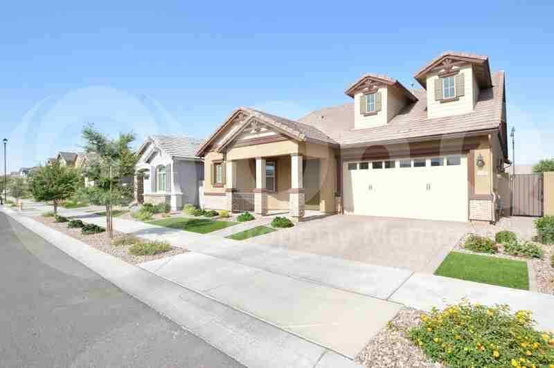 2527 S Quaintance St - Photo 2 of 23