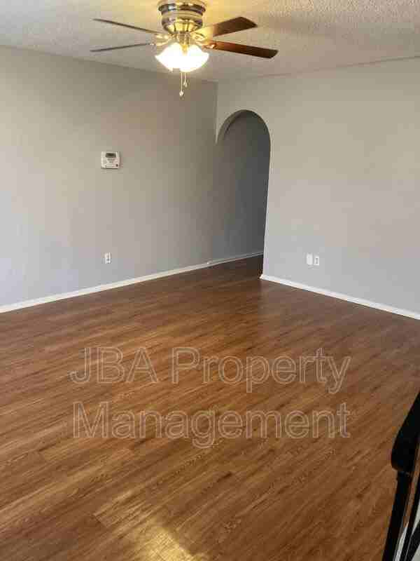 1786 Belshire Ct #1786B - Photo 3 of 20