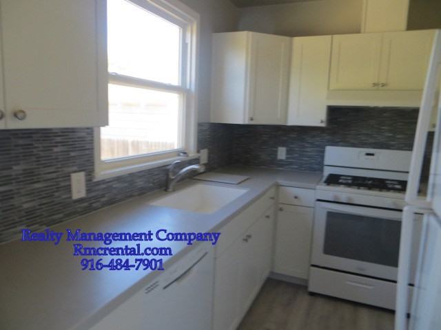 3660 64th St - Photo 3 of 9