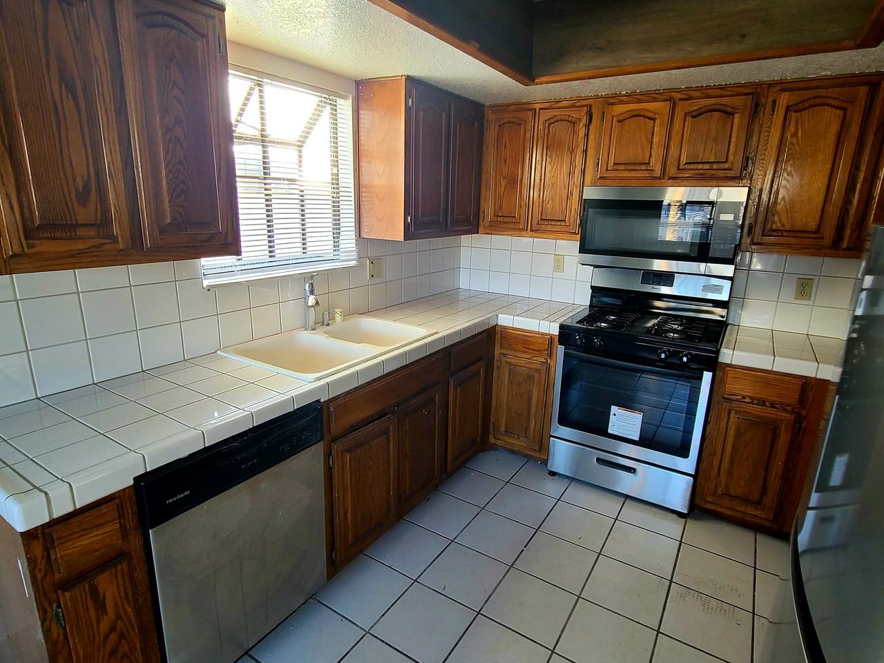 5105 Eldora Ave #4 - Photo 4 of 24