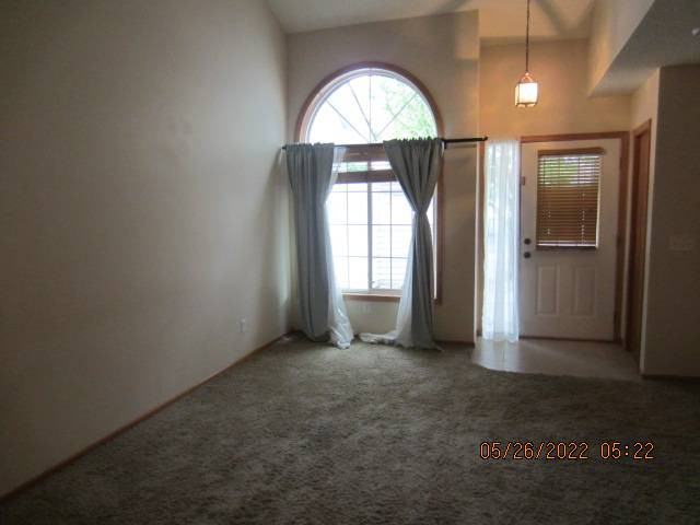 12556 43rd St Ne - Photo 3 of 11
