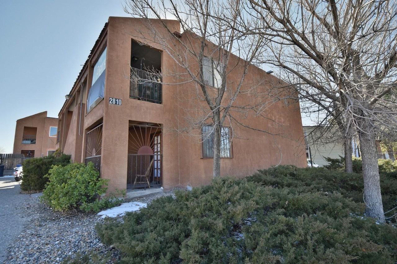 2810 Vail Ave Se - Photo 2 of 30