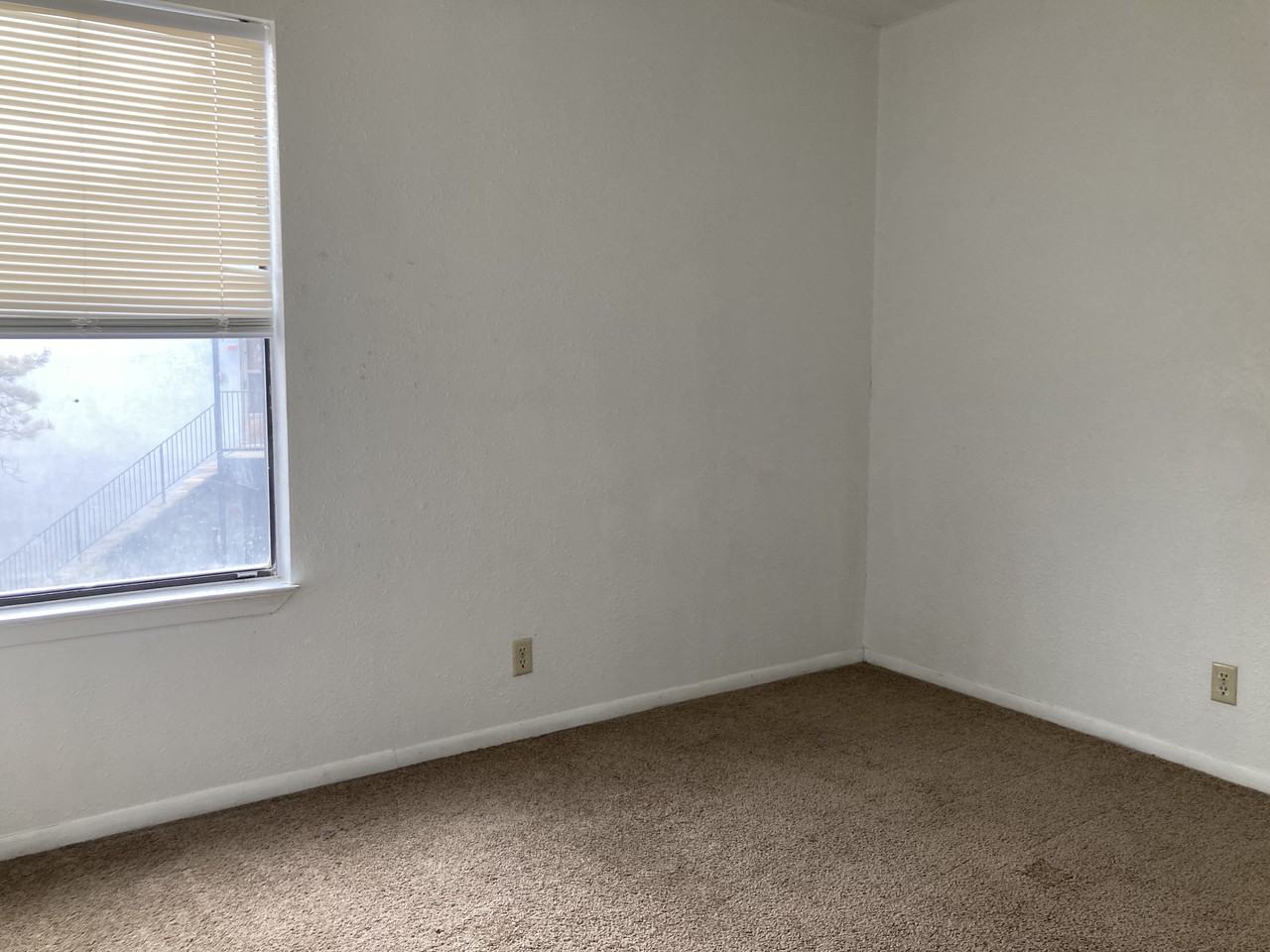 2810 Vail Ave Se - Photo 6 of 30