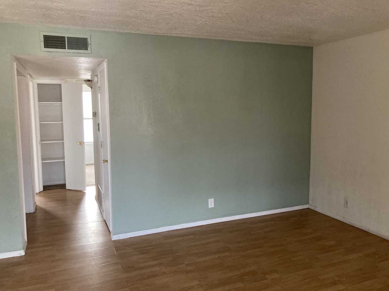 2810 Vail Ave Se - Photo 7 of 38