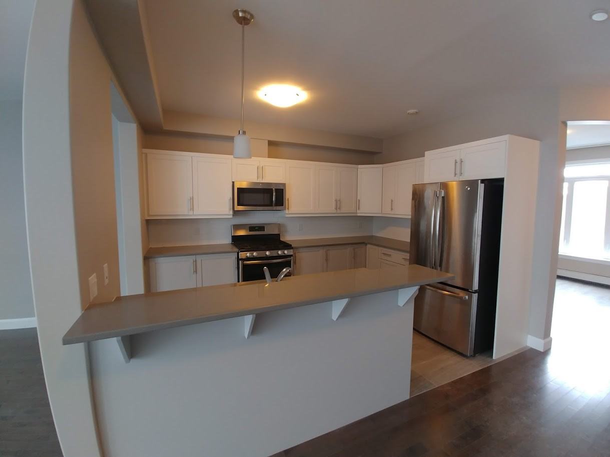 572 Broad Street - Photo 5 of 15