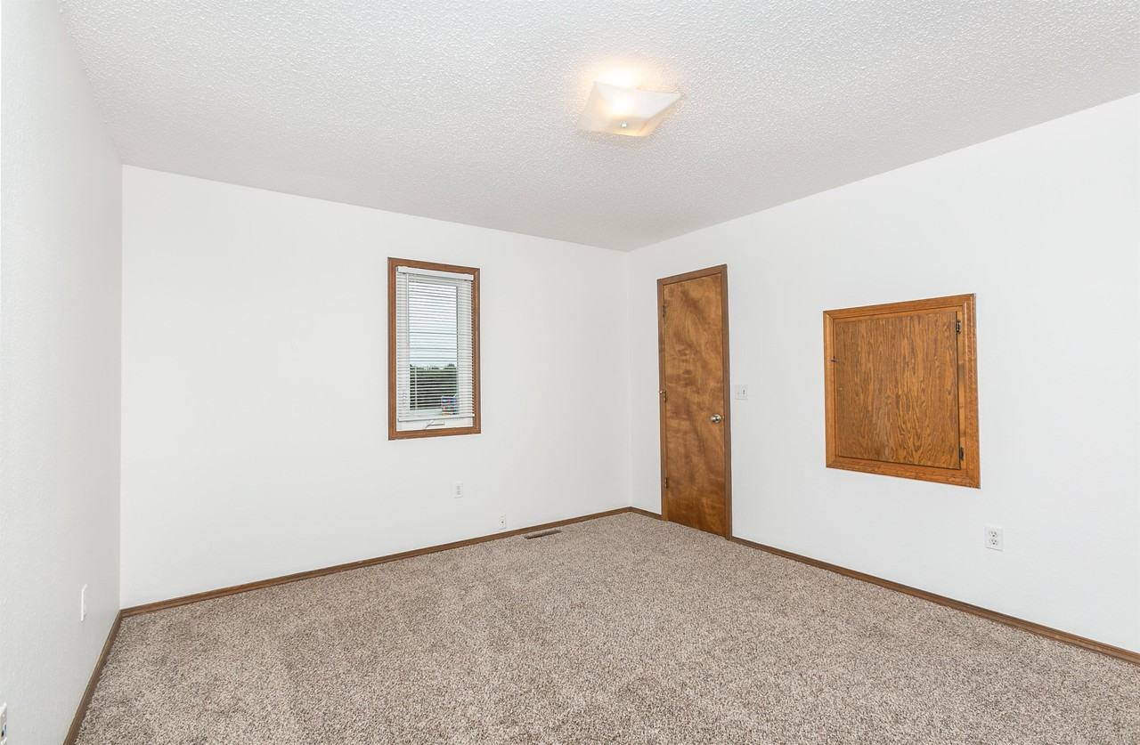 1207 N Main St #B - Photo 6 of 20