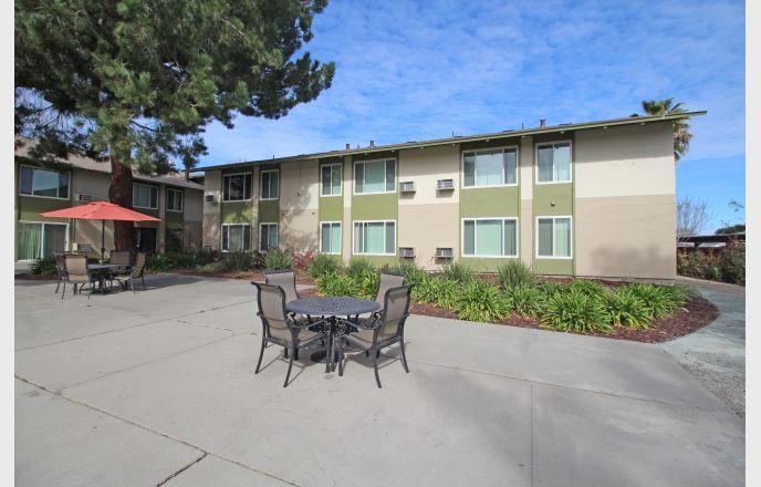 7940 Brentwood Blvd - Photo 3 of 6