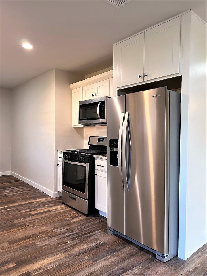 2326 Elgem St #1 - Photo 4 of 20