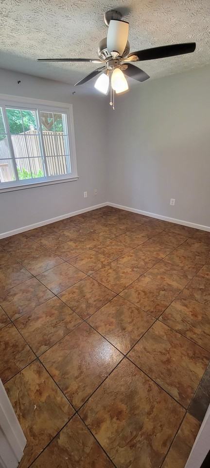 8399 Fern Leaf Court - Photo 5 of 8