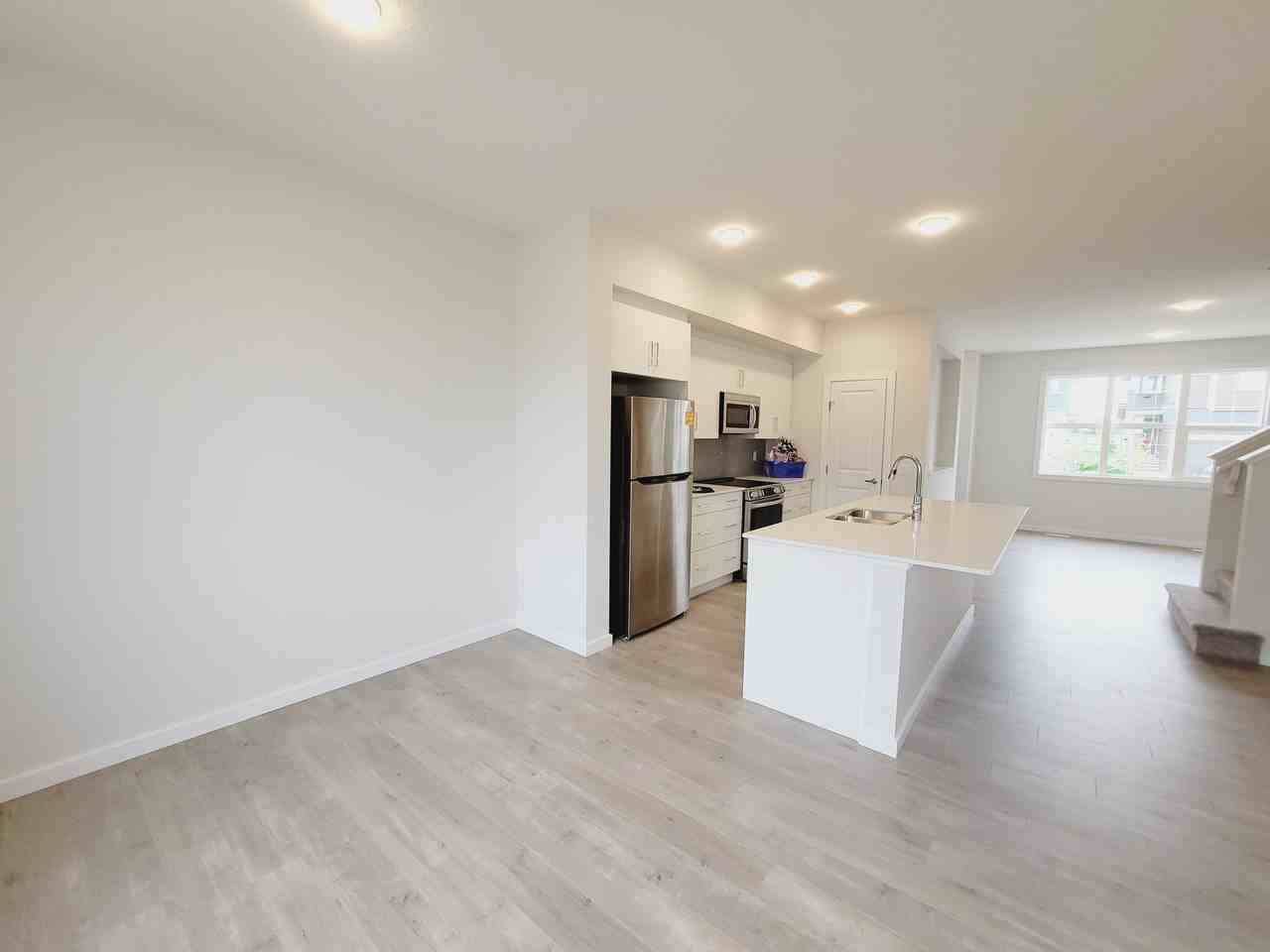 22616 80 Ave Nw - Photo 3 of 37