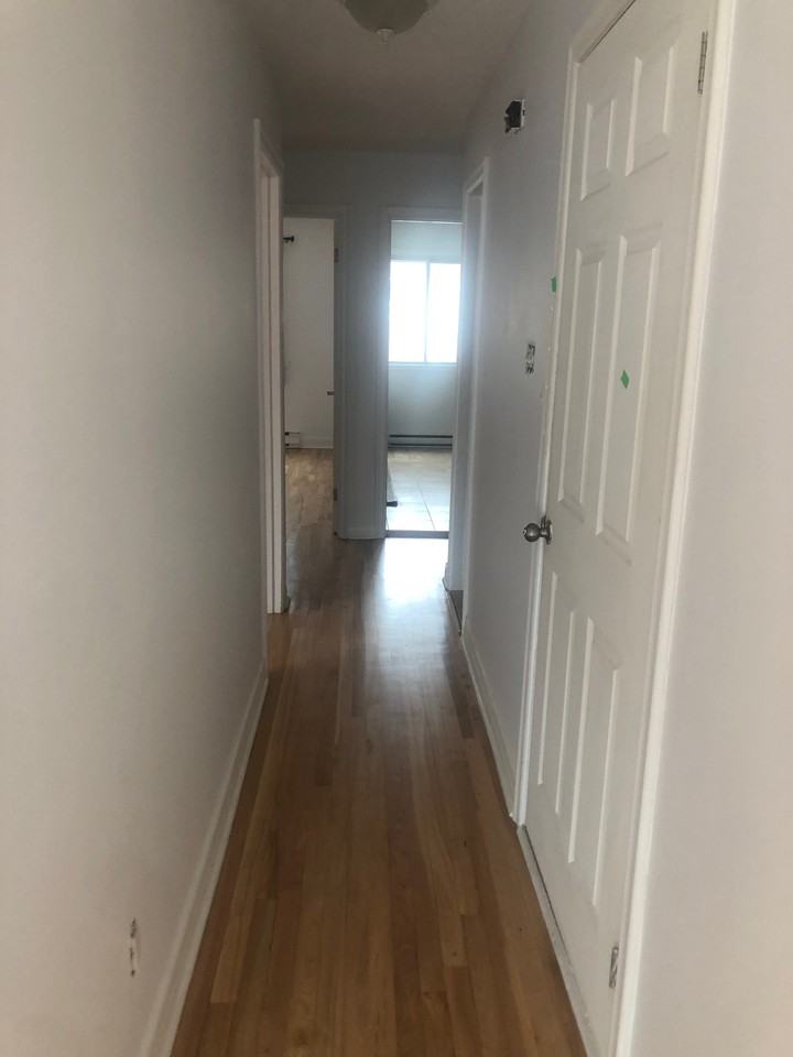 674 16e Av - Photo 3 of 18