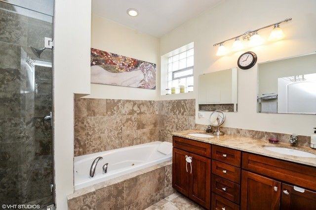 2250 W Chicago Ave #401 - Photo 6 of 8