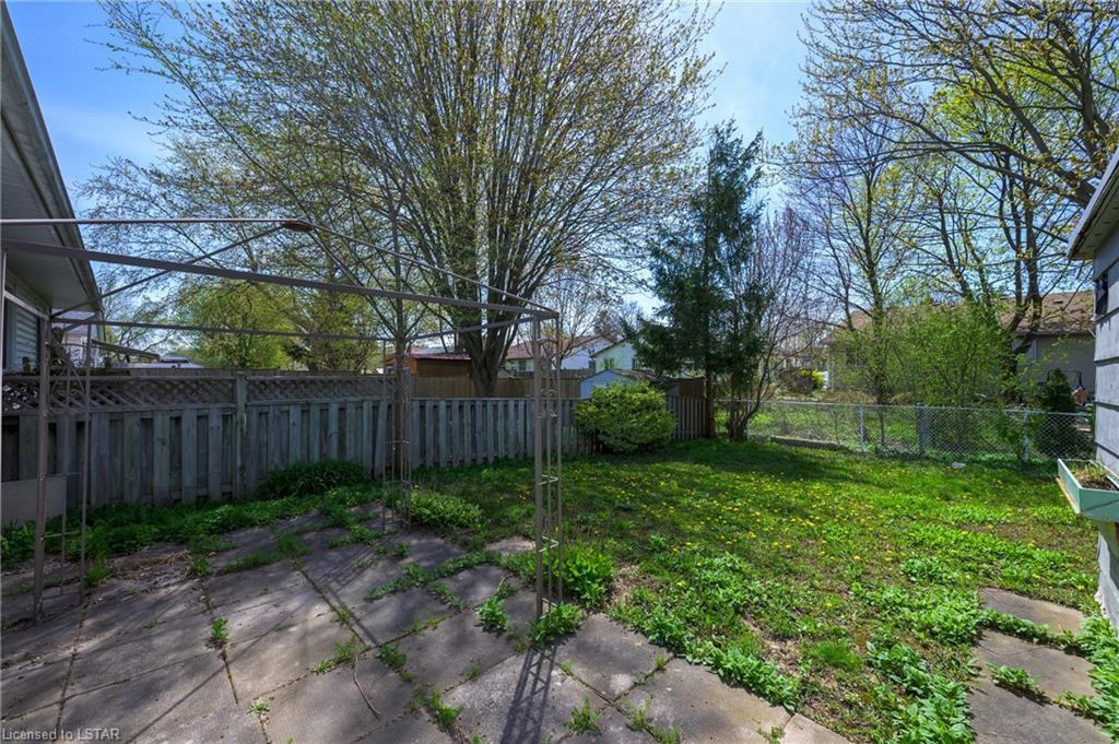 150 Scotchmere Crescent - Photo 3 of 36