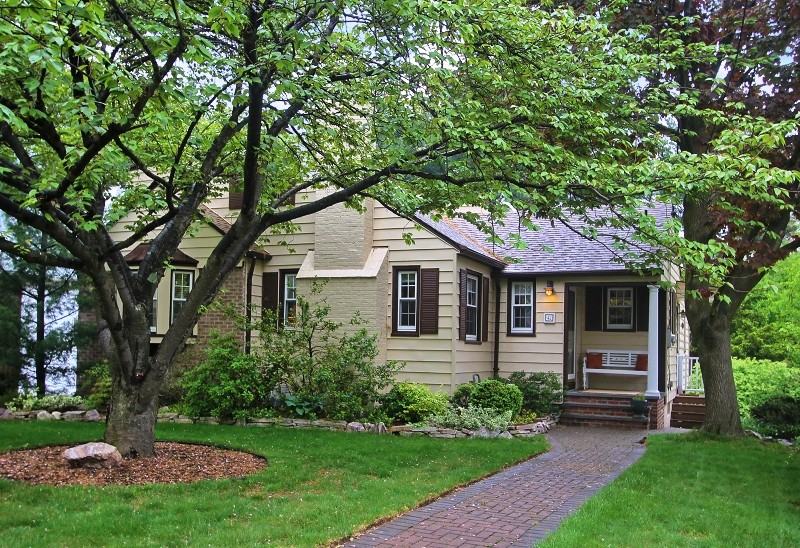 42 Wendell Pl - Photo 2 of 13