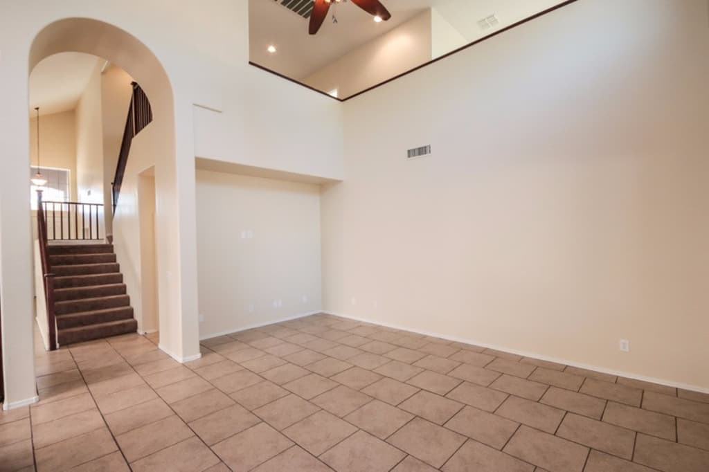 15258 N 136th Ln - Photo 2 of 27
