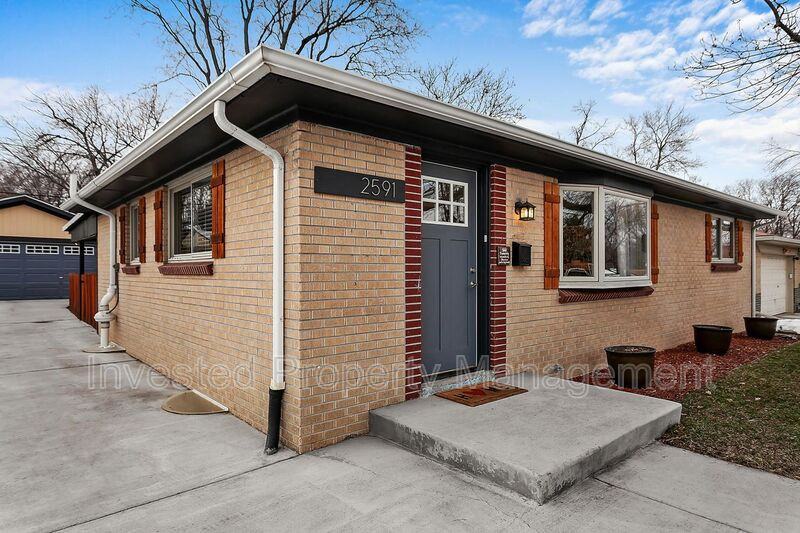 2591 S Raleigh St - Photo 3 of 41