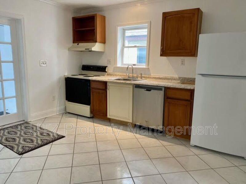 421 Malcolm Dr #B - Photo 3 of 15