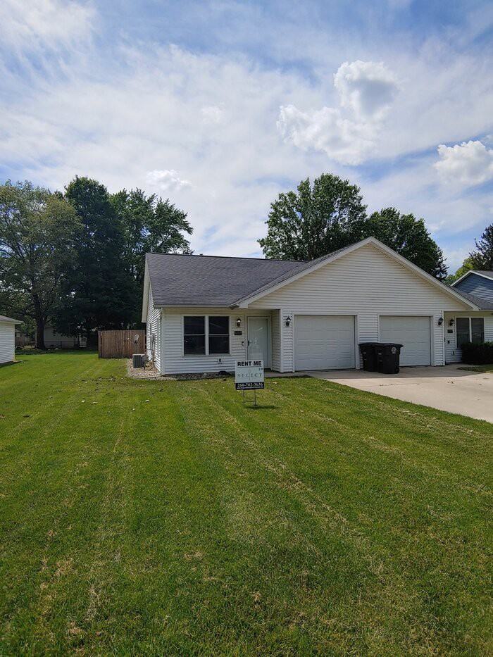 4808 Tyrone Rd - Photo 3 of 18