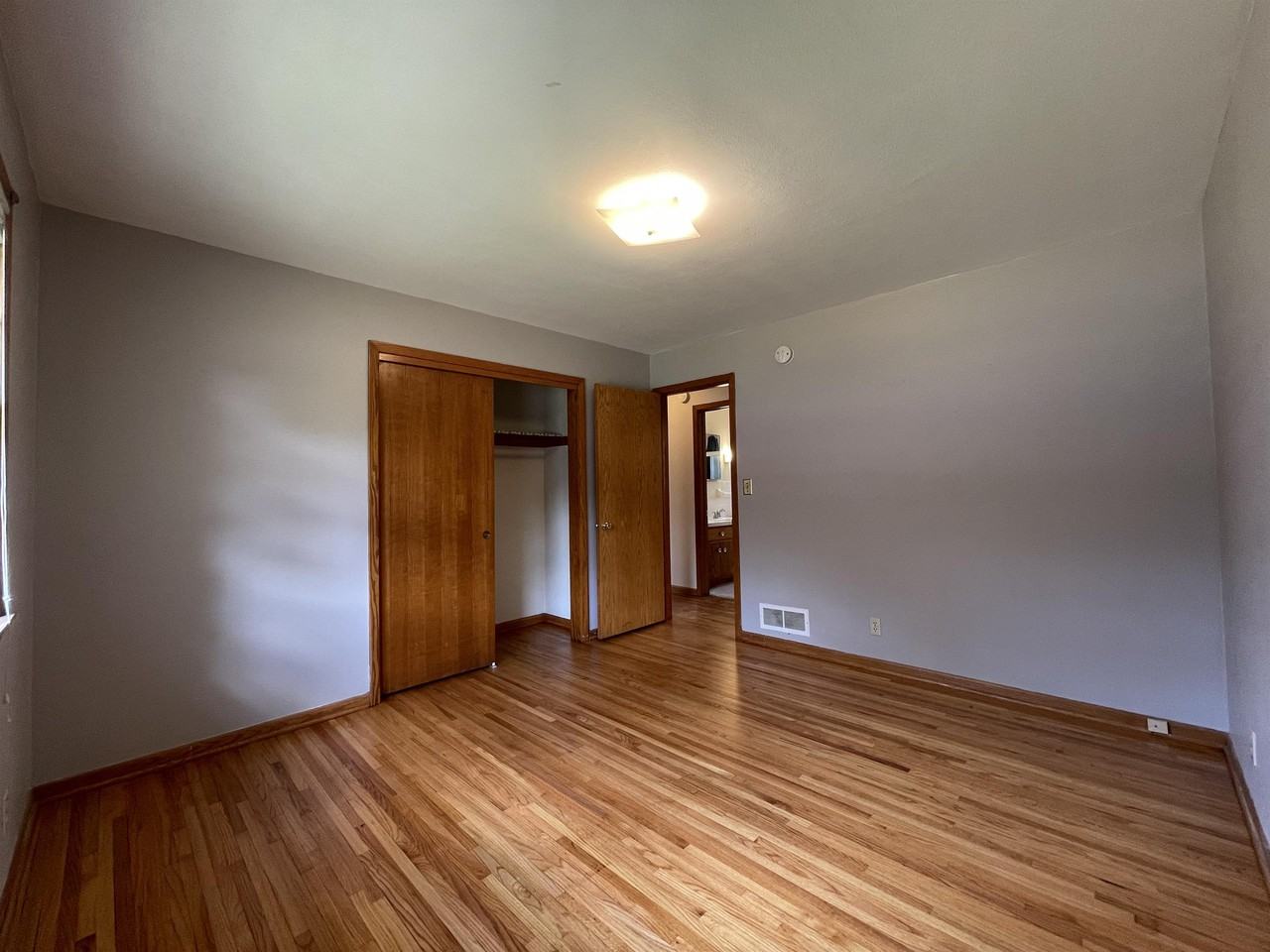 2752 White Bear Ave N Uppr #2752UPPER - Photo 5 of 18