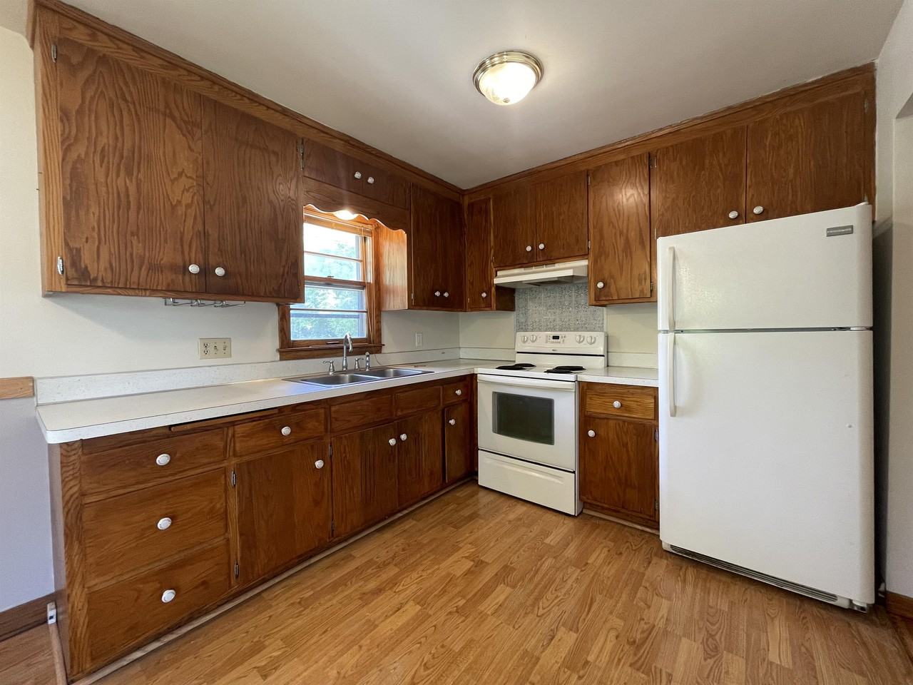 2752 White Bear Ave N Uppr #2752UPPER - Photo 6 of 18