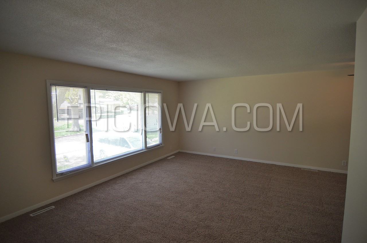 143 Sunrise Dr Nw #1 - Photo 3 of 20
