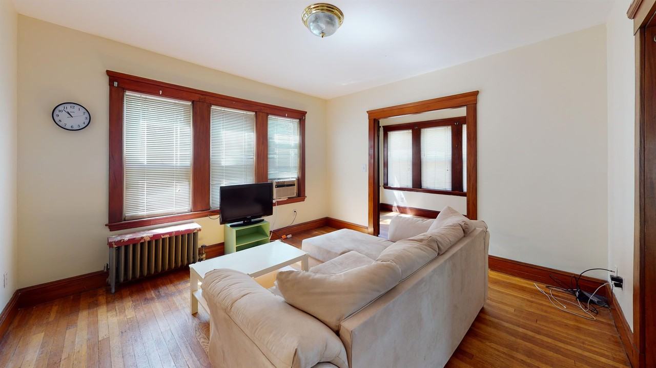 47 Rockwell St #47 - Photo 7 of 9