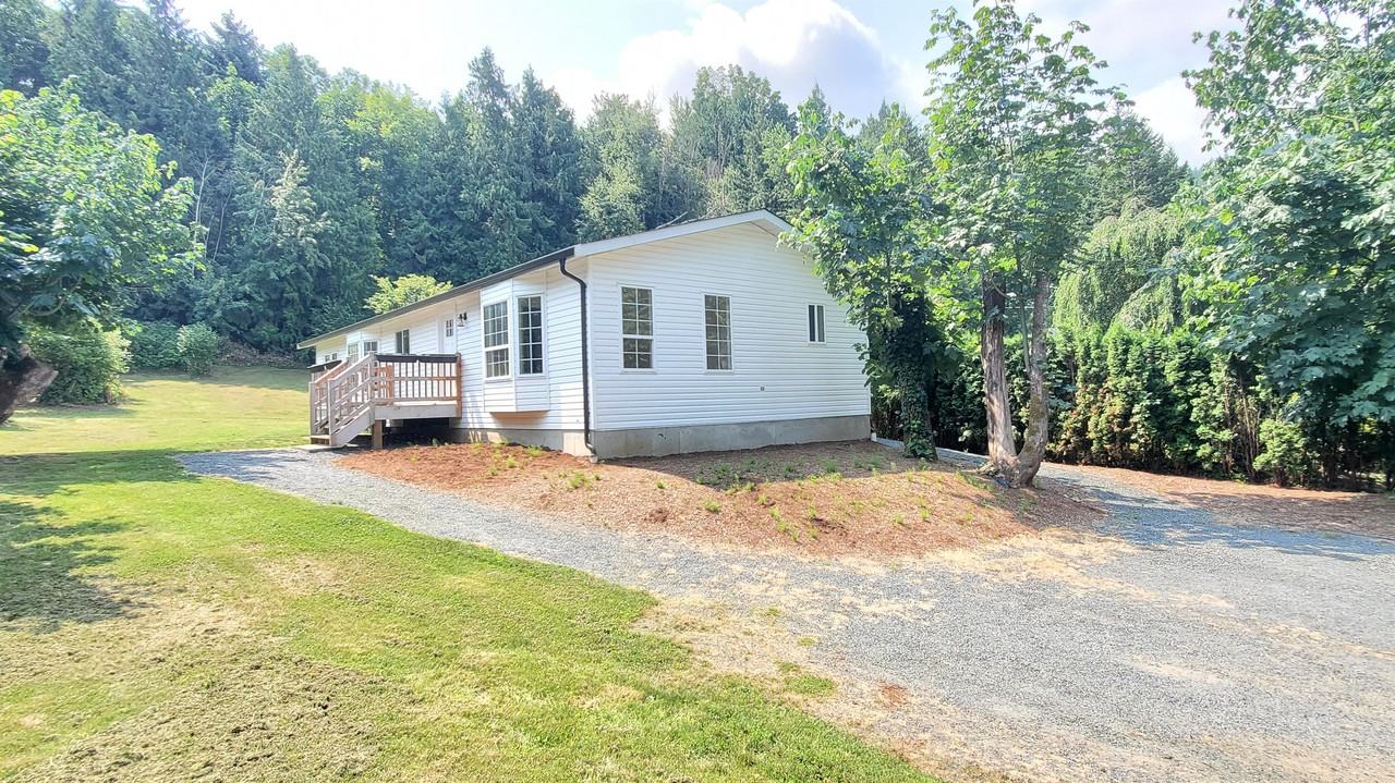 45380 Vedder Mountain Rd #1 - Photo 2 of 15