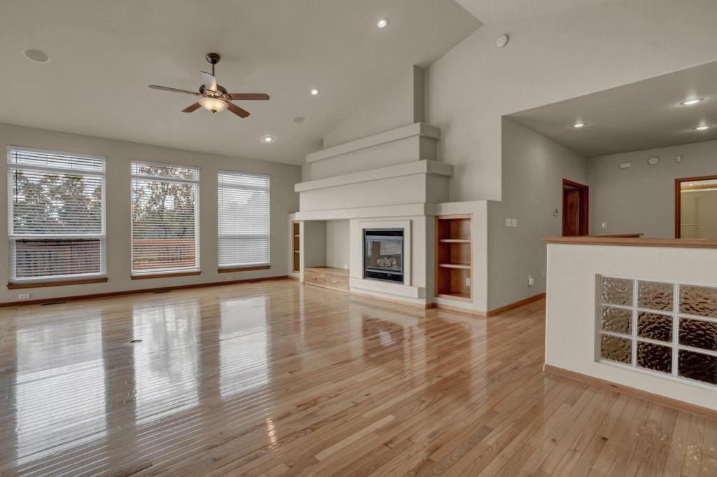 5235 Bancroft Hts - Photo 2 of 28
