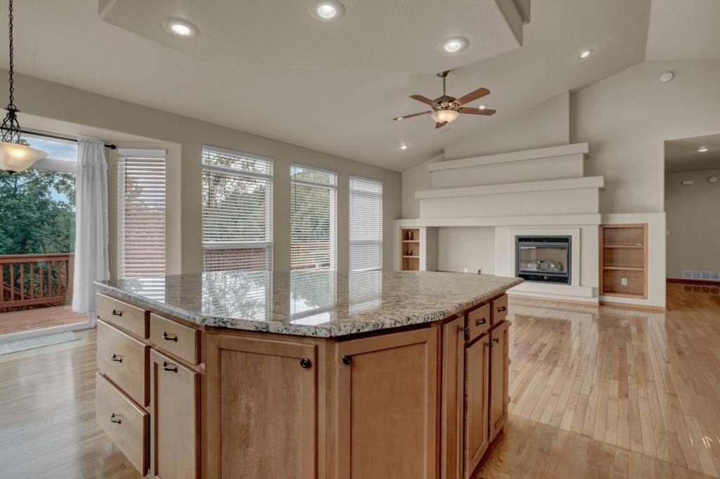 5235 Bancroft Hts - Photo 5 of 28