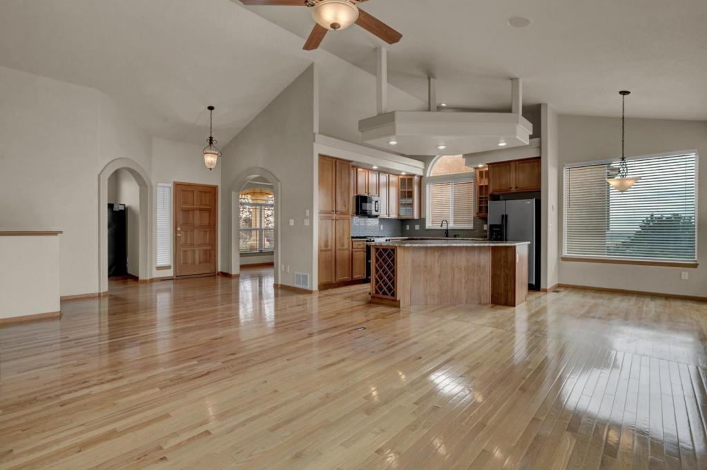 5235 Bancroft Hts - Photo 6 of 28