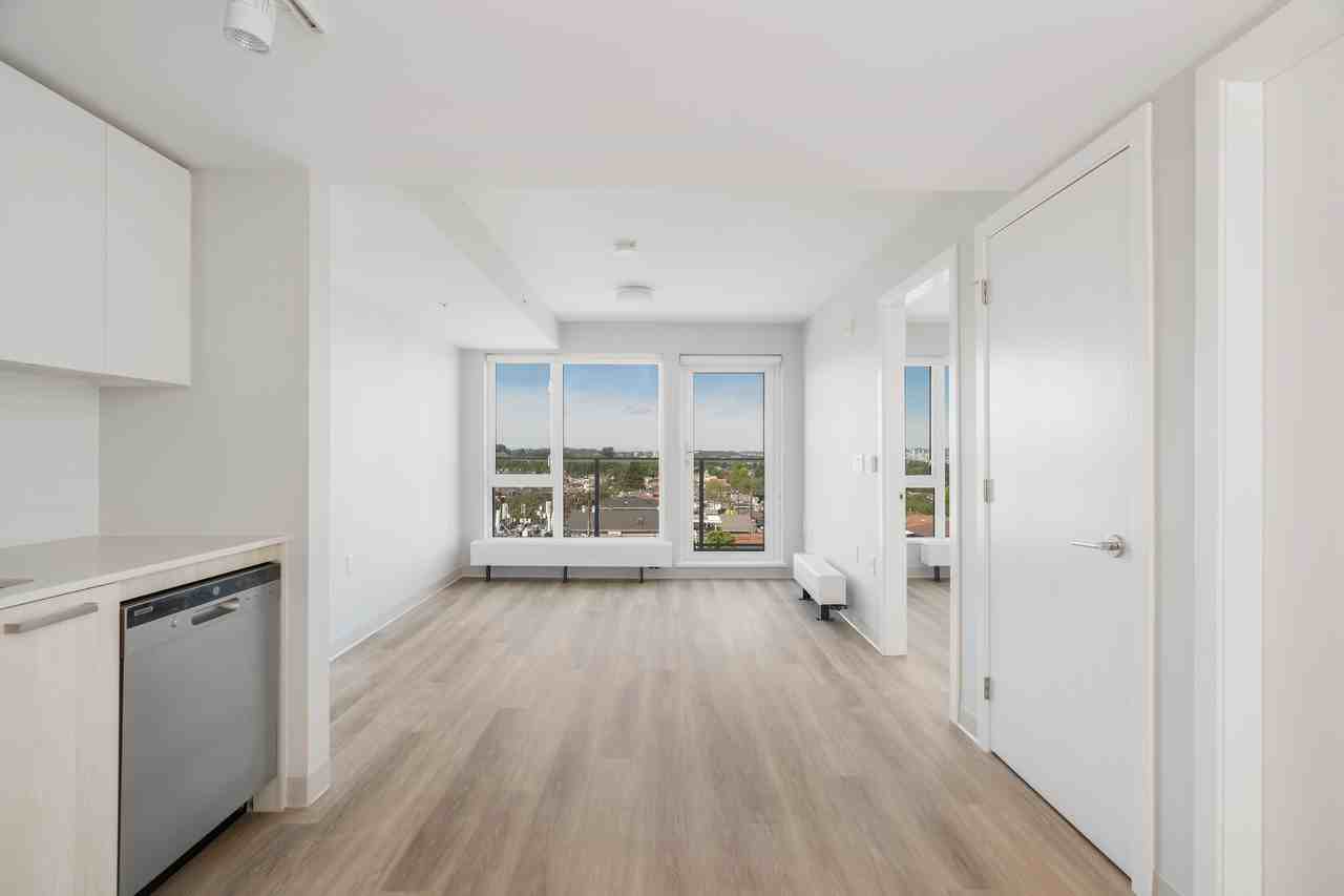 TWENTYTWO TERRACE 3838 Rupert St, Vancouver, BC V5R 6E4 Apartment