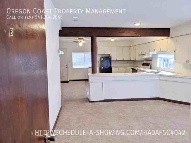 675 Southeast Keel Avenue #B - Photo 3 of 13