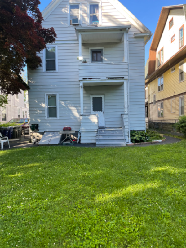 137 Poplar St #1FL - Photo 2 of 3