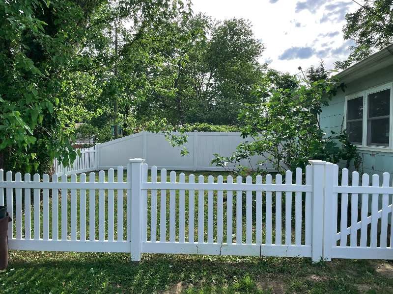 476 S Ocean Ave - Photo 2 of 7