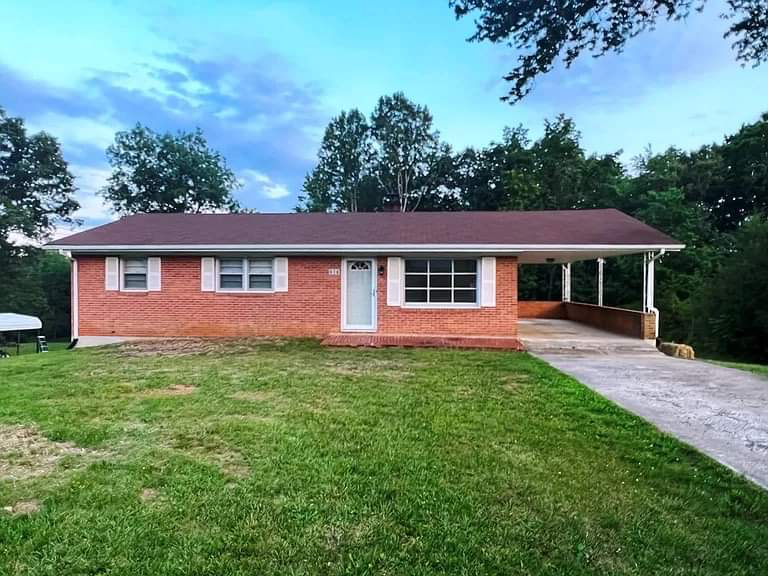 476 Laurel Dr - Photo 2 of 14