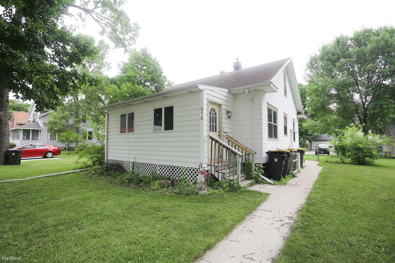 210 Cross St Apartments in North Mankato, MN 56003 Zumper
