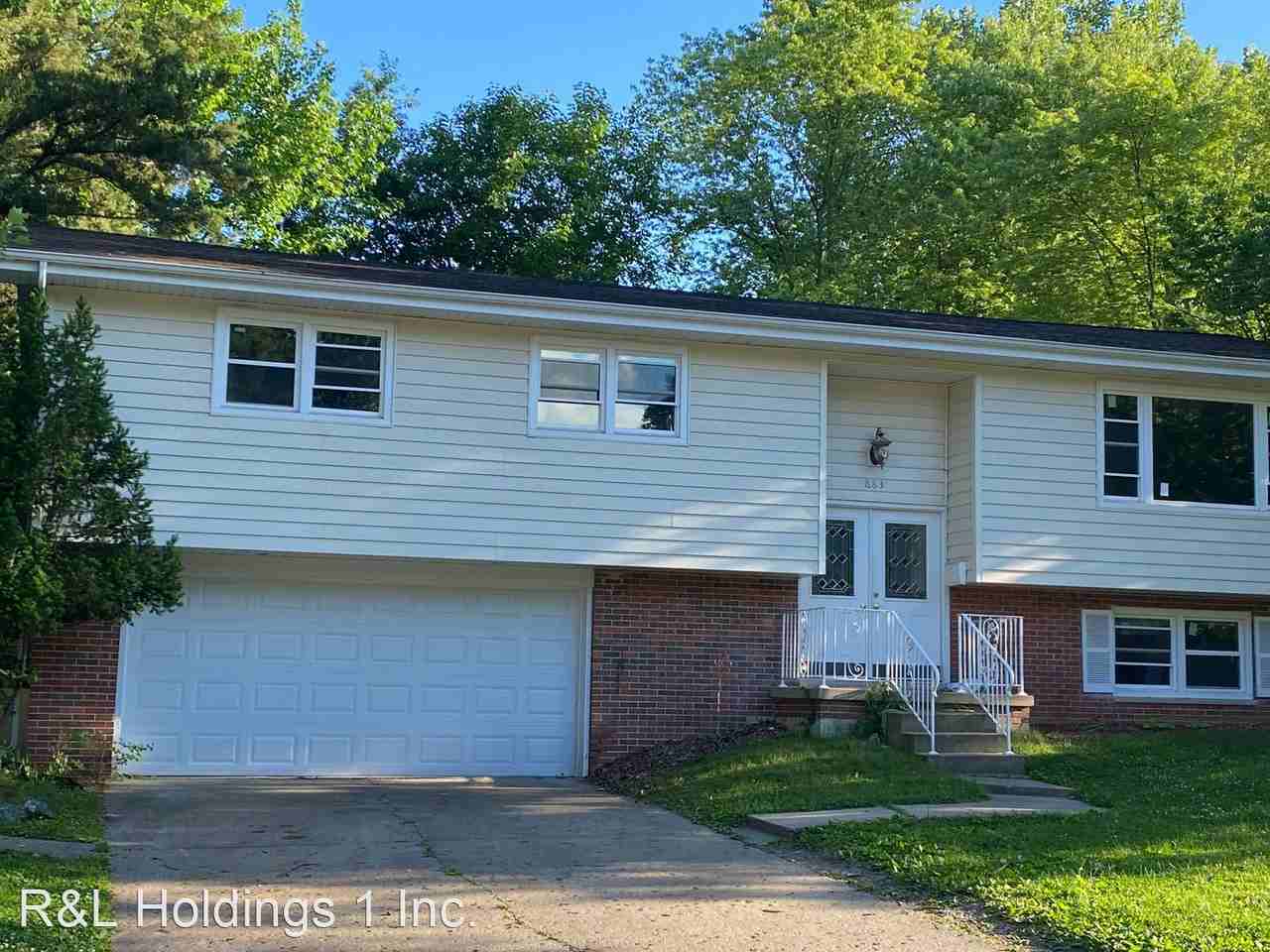 883 Roanoke Dr - Photo 3 of 44