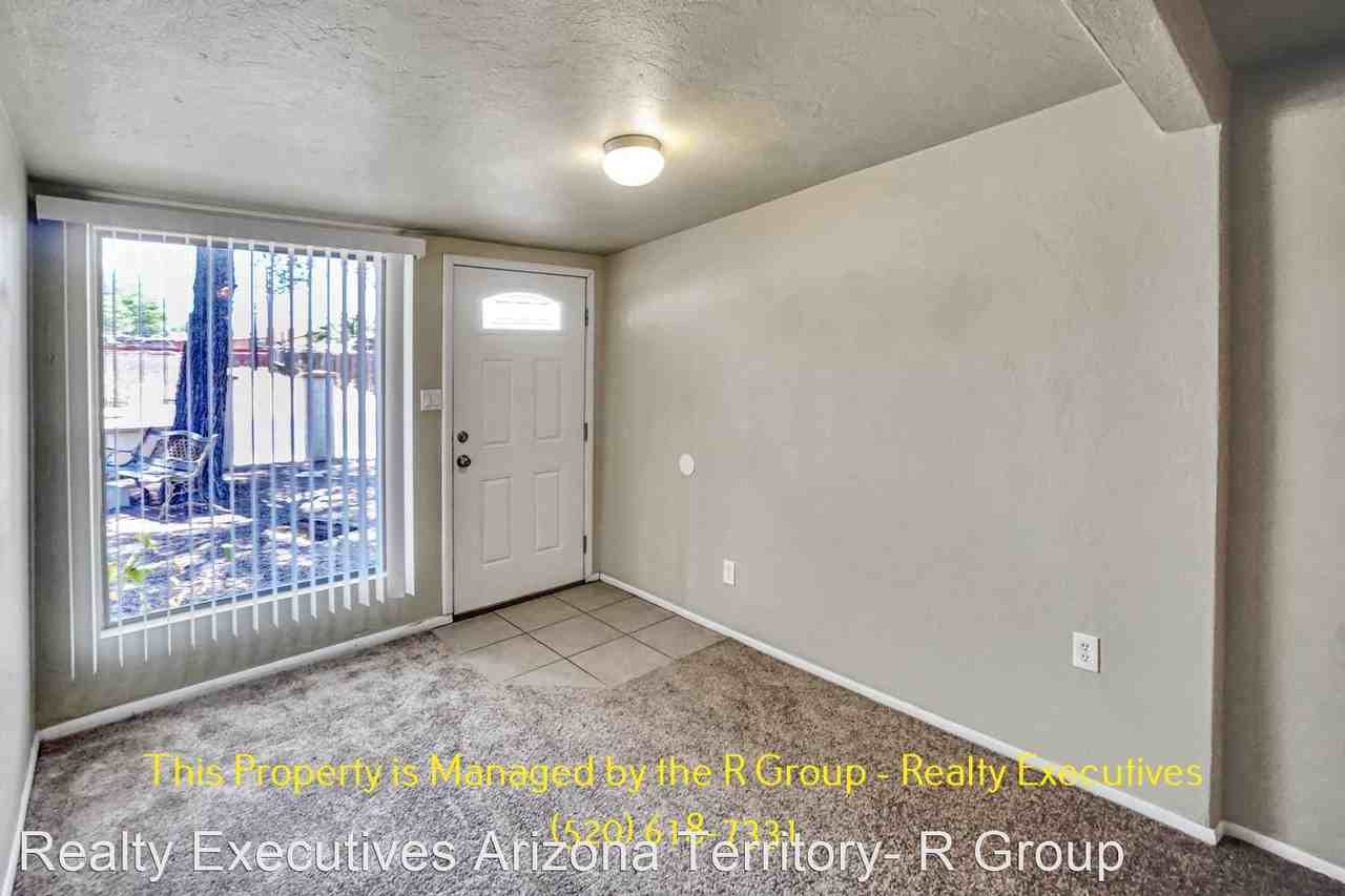 4205 E 31st St - Photo 3 of 14