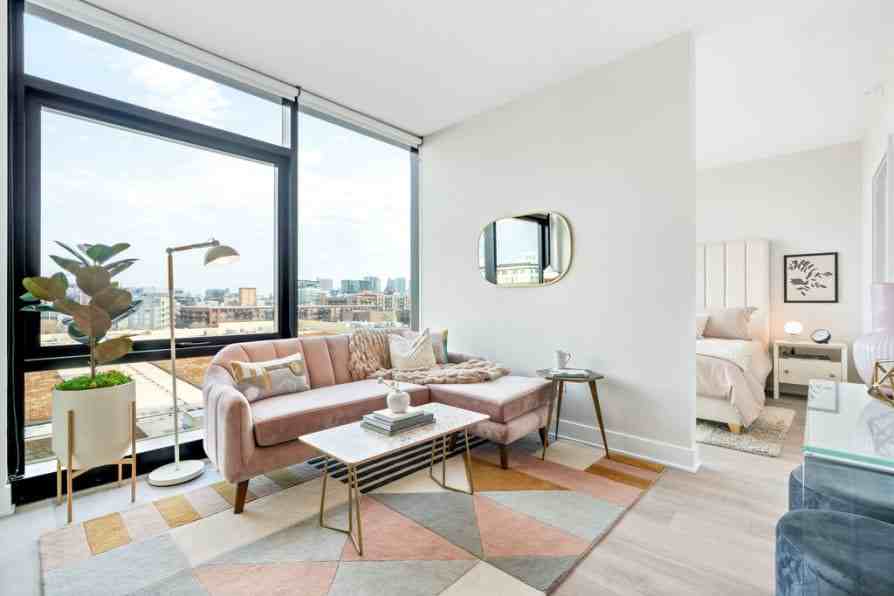 1125 W Van Buren St - Photo 2 of 9