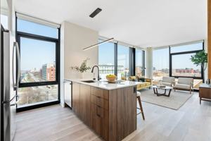 featured image of 1125 W Van Buren St #2-2