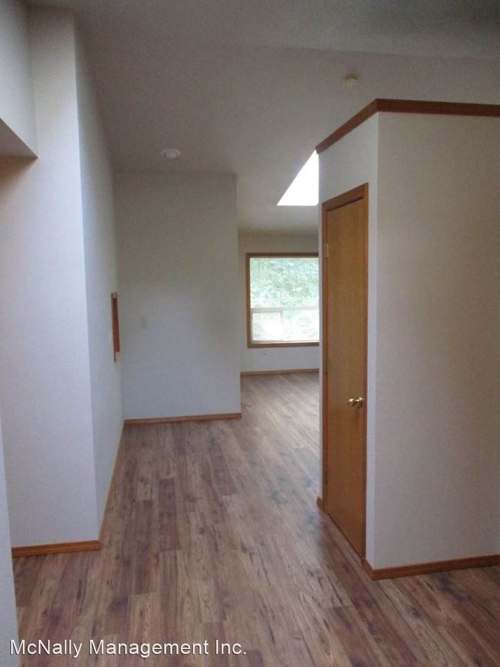 13605/13607 86th Ave NW - Photo 3 of 17