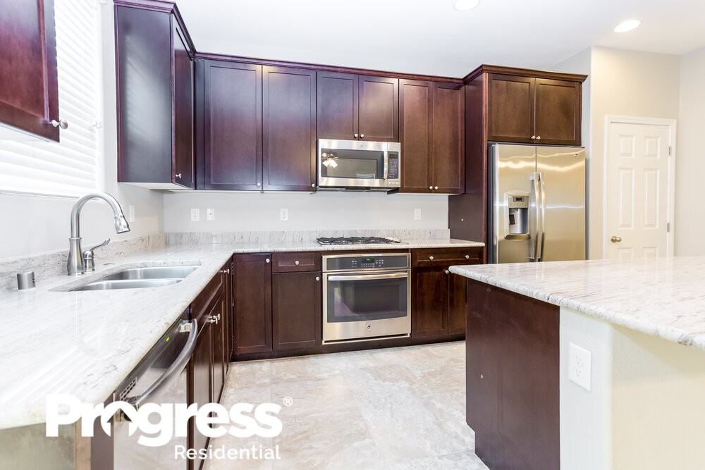 5661 Primrose Peak Ct - Photo 5 of 16
