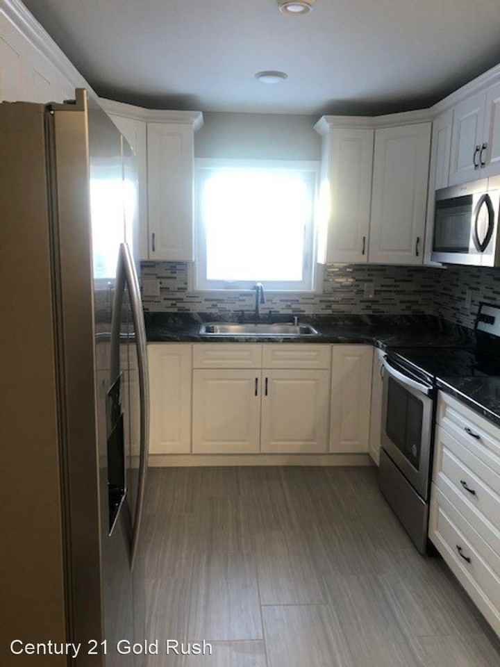 483 Spence Ave - Photo 3 of 15